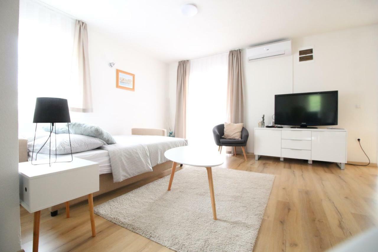 Apartments By Zec คาสตาฟ ภายนอก รูปภาพ